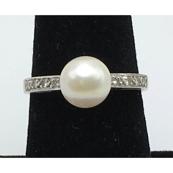 14K White Gold Women's Pearl Ring With Diamond ChipsSize 7.75